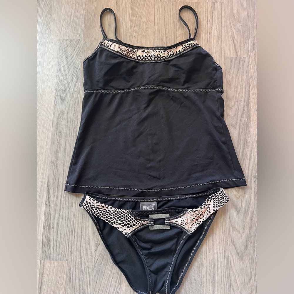 Tankini swimsuit with crochet trim and adjustable straps